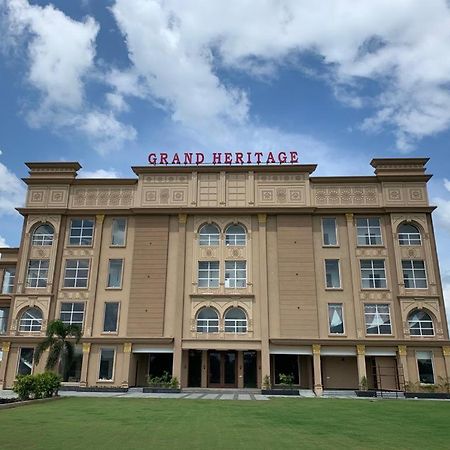לודהיאנה Grand Heritage Hotel & Resort מראה חיצוני תמונה