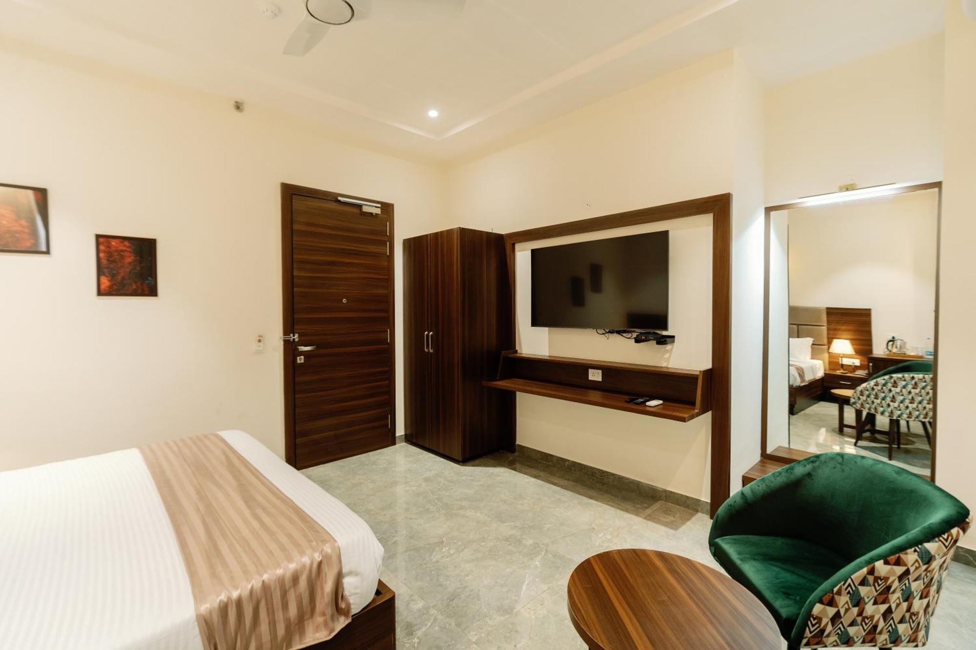 לודהיאנה Grand Heritage Hotel & Resort מראה חיצוני תמונה