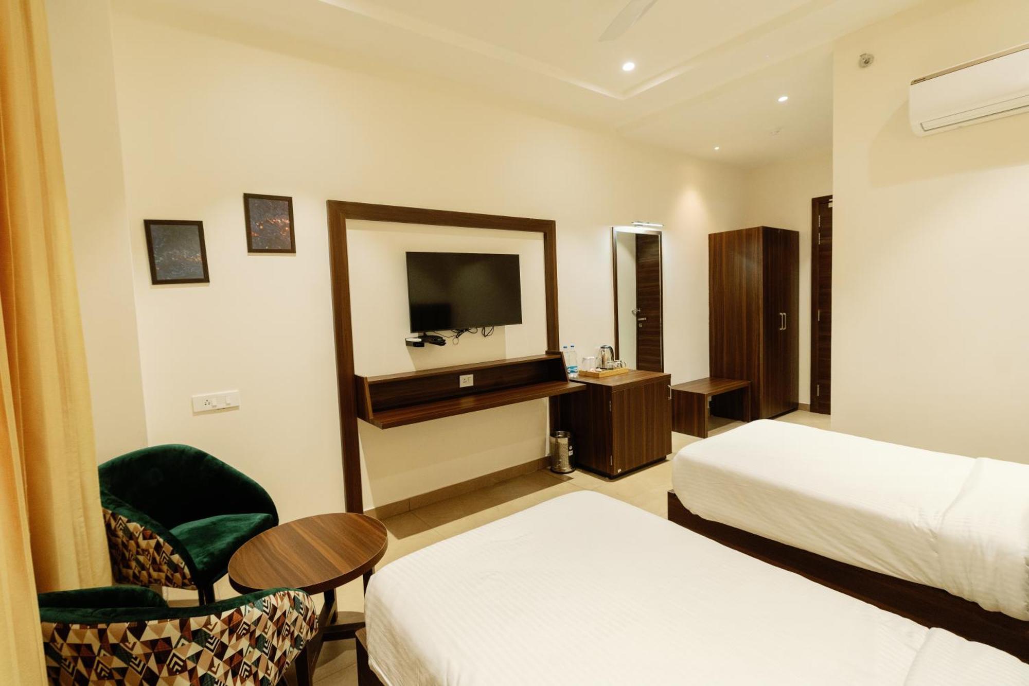 לודהיאנה Grand Heritage Hotel & Resort מראה חיצוני תמונה